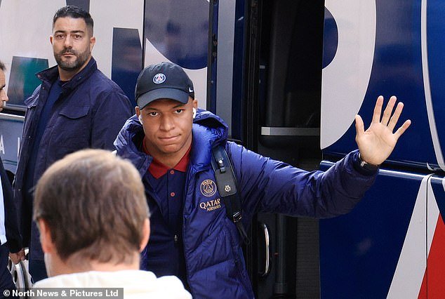 Mbappe Takes the Spotlight as PSG Arrives in Newcastle for Exciting Champions League Clash