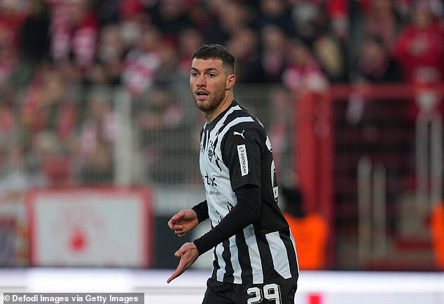 American Player Joe Scally Excited About Premier League Transfer Rumors as Newcastle Eyes Borussia Monchengladbach Defender; Advocates for Gio Reyna’s Playing Time at Dortmund Ahead of Copa America