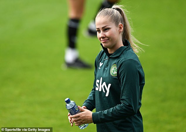 Manchester City to sign Tara O’Hanlon on a three-and-a-half-year deal, with Gareth Taylor also eyeing Aston Villa’s Laura Blindkilde Brown as a replacement for Jill Roord.