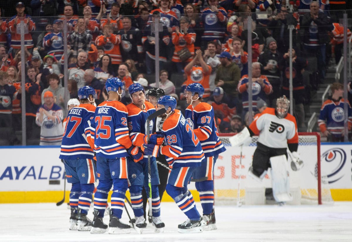 Oilers Defeat Flyers as McDavid Achieves 900th Career Point