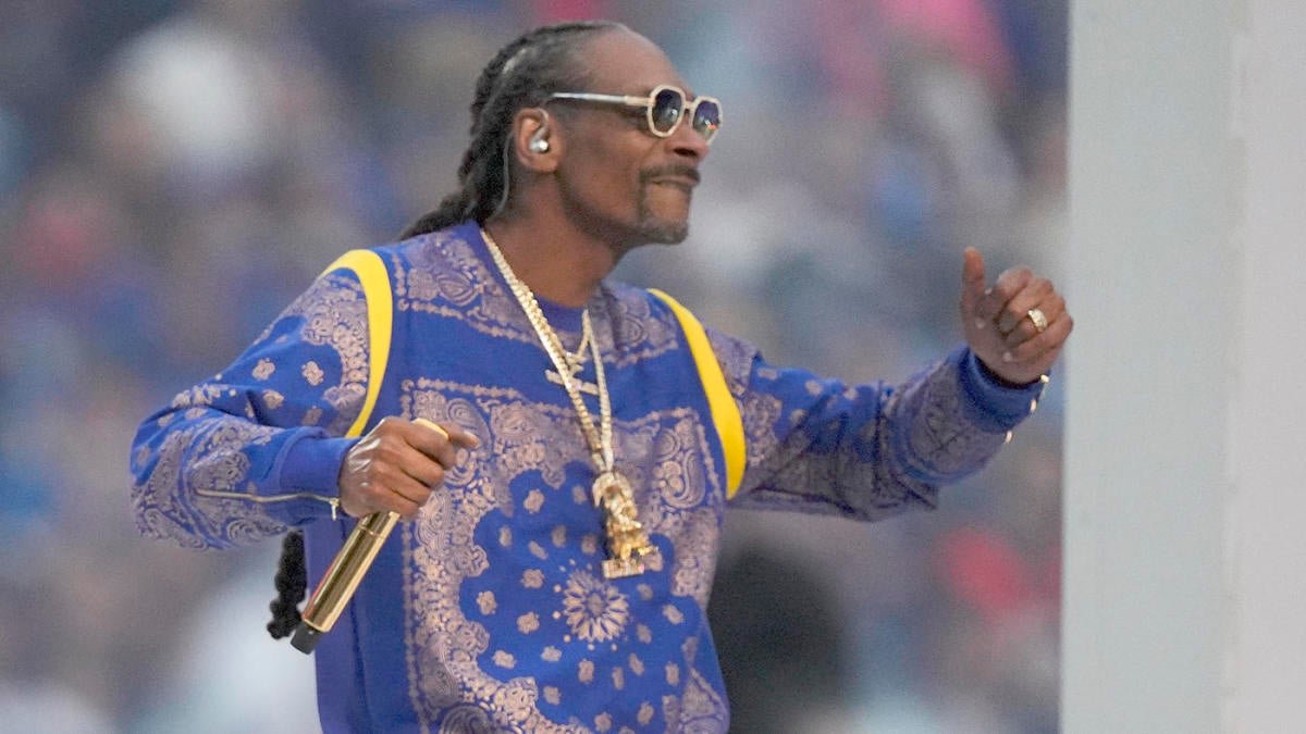 The Super Bowl halftime performers through history: Usher, Snoop Dogg, Eminem, Rihanna, Justin Timberlake, and many more