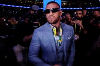 Conor McGregor and Terence Crawford in talks for two-fight deal, but deal falls through